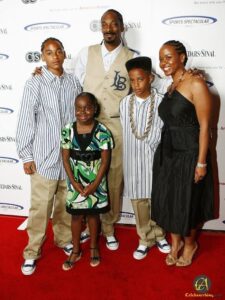 snoop_dogg_family_Celebanything